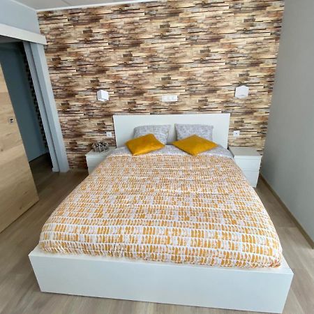 Logements Equipes A Onnaing Avec Espace Balneo En Option Proche Toyota, Autoroute Et Valenciennes Екстер'єр фото